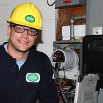 Justin Marier trabajando en el IBEW