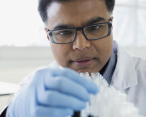 Health sciences researcher working in a laboratory