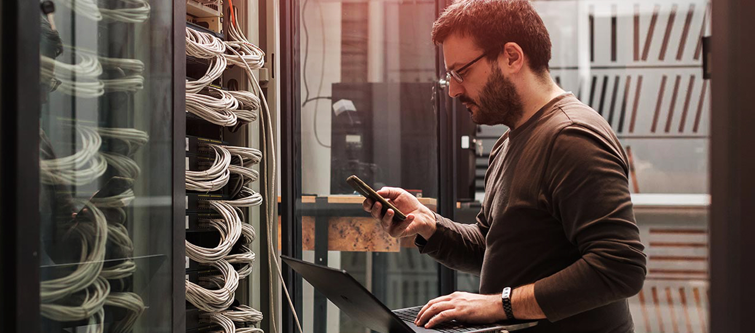 Server engineer running server diagnostic check and communicating the results