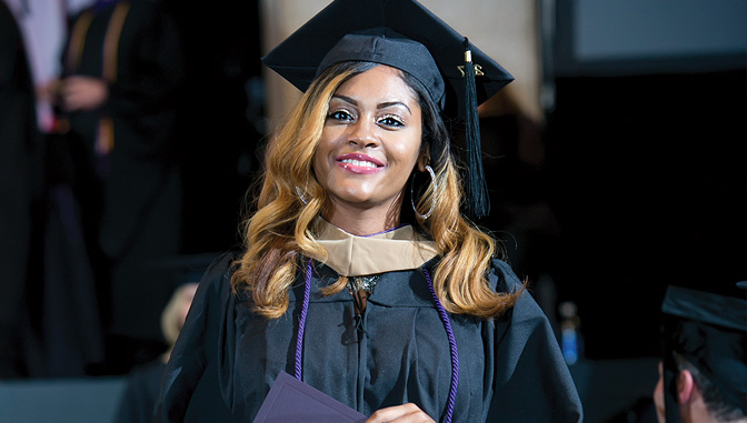 Mujer graduada