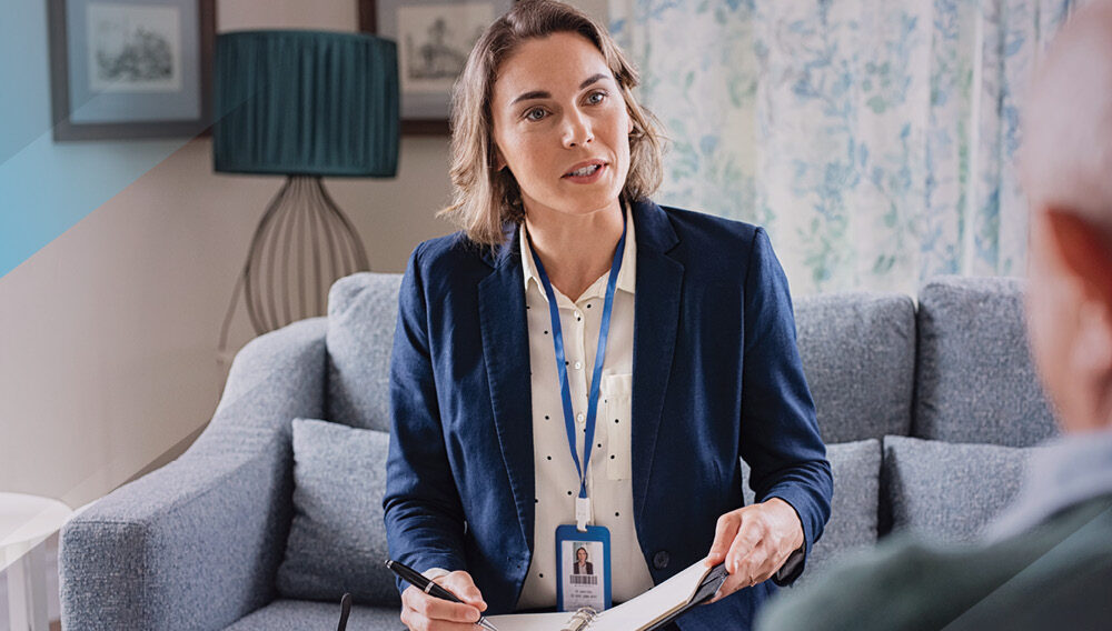 Mujer en una entrevista de trabajo