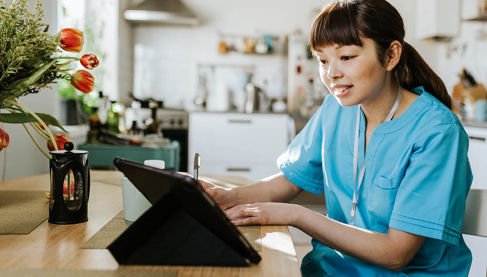 enfermera de telesalud