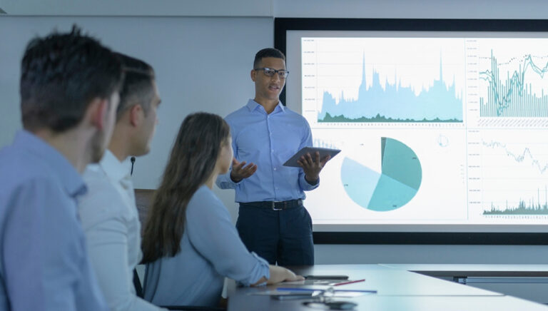 What Does a Data Analyst Do? | Excelsior University