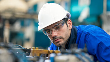 Cómo convertirse en técnico en ingeniería mecánica